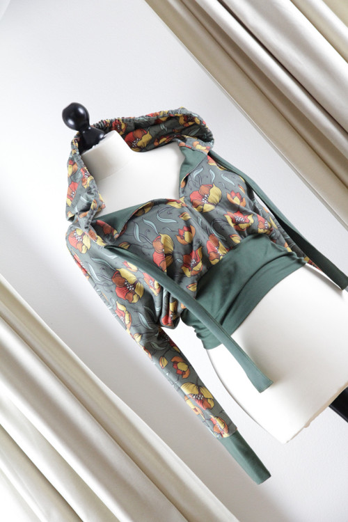Crop top retro tulipány — foto 4