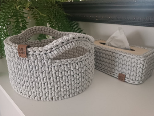 Set háčkovaného košíku a obalu na kapesníky — foto 3