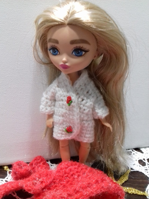 Obleček pro Barbie Extra Minis - kabátek a set — foto 5