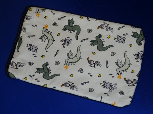 Obal na knihy/tablet rytíři a draci — foto 2