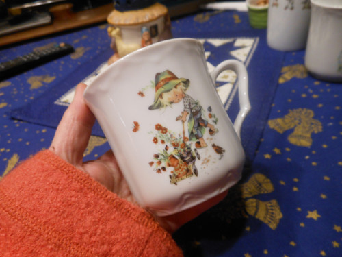 Porcelánový hrnek kluk — foto 3