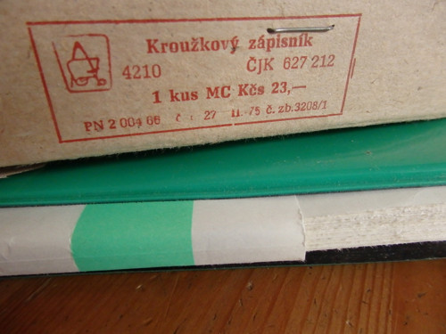 Kroužkový zápisník zelený — foto 6