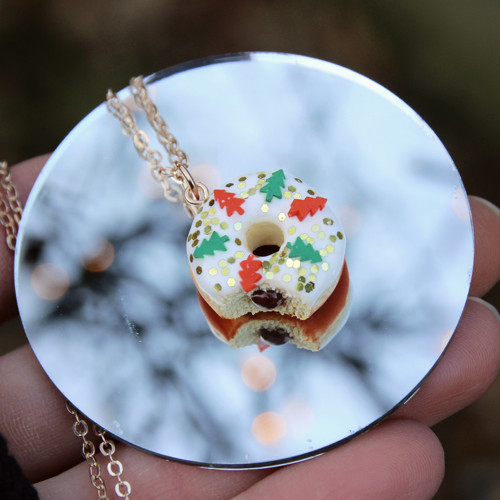 Stromečkový donut nakousnutý — foto 2