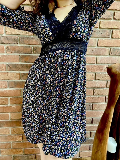 Šaty Lindsey Sleva - Vel. 38 — foto 3