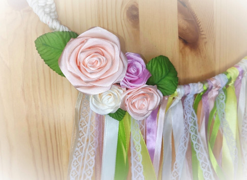 Dekorační macrame kruh s růžičkami — foto 2