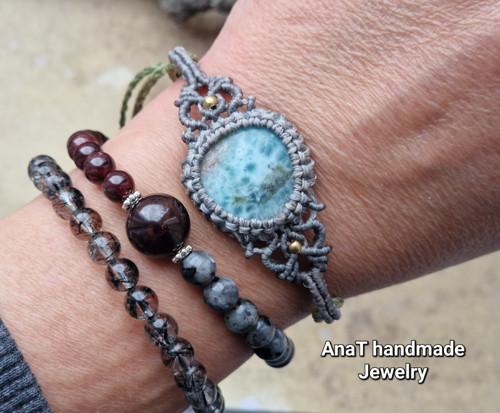 Macramé náramek s larimarem — foto 3