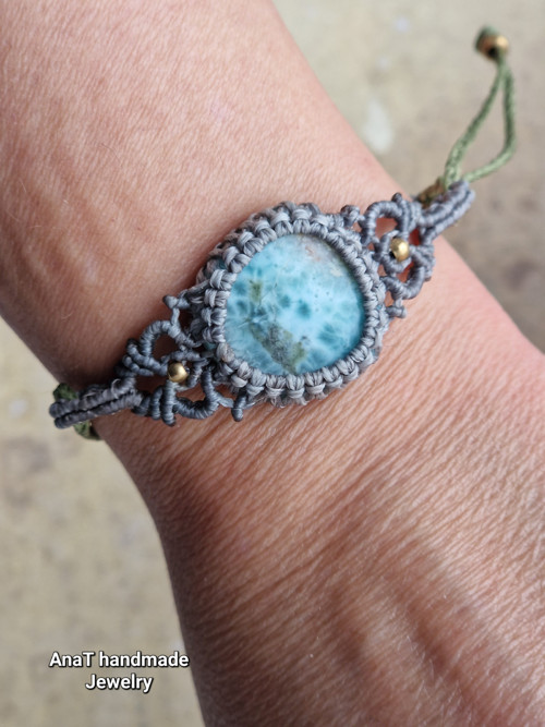 Macramé náramek s larimarem — foto 4