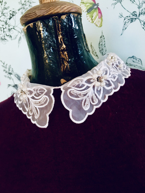 Svetérek s límečkem krajkovým — foto 2