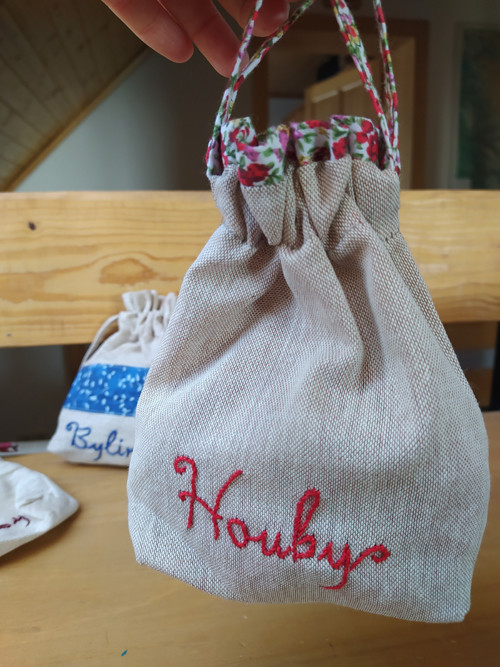 Vyšívaný pytlíček na houby — foto 2