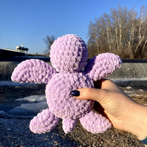 Fialová háčkovaná želvička — foto 3