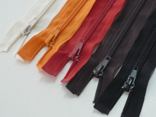 Zip spirálový dělitelný 35cm - černý — foto 2
