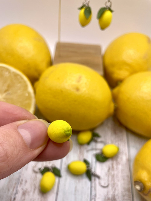 Náušnice malé citrony visací — foto 5