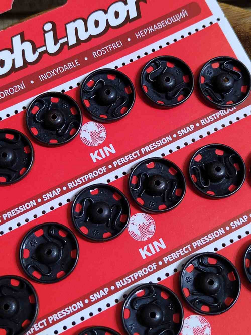 Kovové patenty velikost 7 barva černá — foto 2