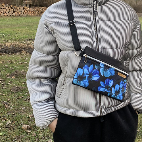 Ledvinka - Modré květy na černé — foto 2
