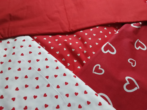 Povlečení bílá srdíčka na červeném — foto 5