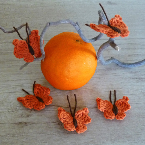 Motýlek oranžový - háčkovaná aplikace — foto 2