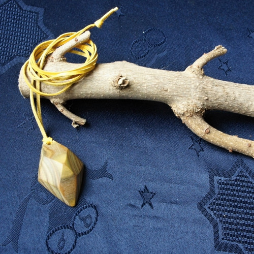 Přívěsek ze škumpy — foto 5