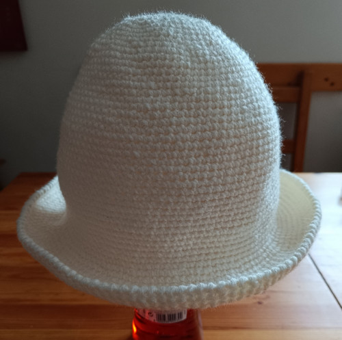Háčkovaný dámský zimní klobouk — foto 5