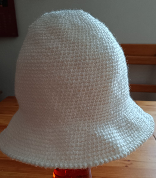 Háčkovaný dámský zimní klobouk — foto 4