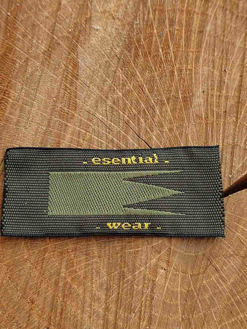 Nášivka Esential wear zelená — foto 2