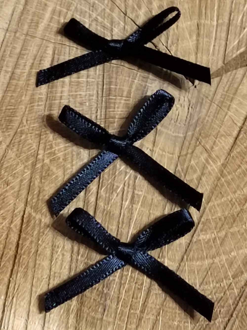 Mašlička 40 mm černá — foto 3