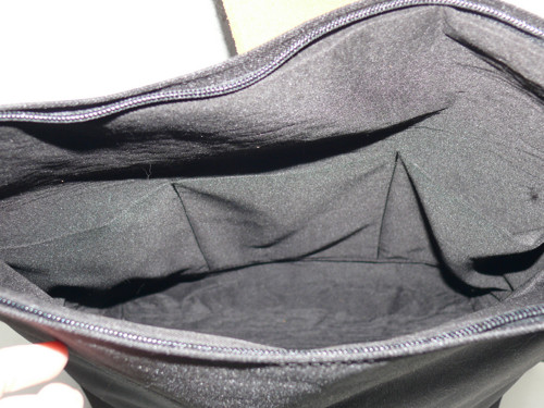 Černá kabela/crossbody s černou přezkou — foto 2