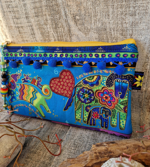 * etuje ~ taštička s pejsky Laurel Burch — foto 3