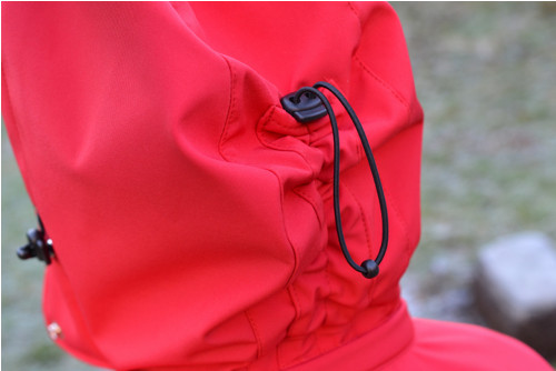 Stahování kapuce softshell.bund a kabátů — foto 4