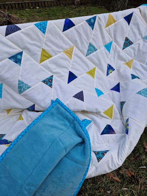 Velká hřejivá patchwork deka modré trojúhelníky — foto 4