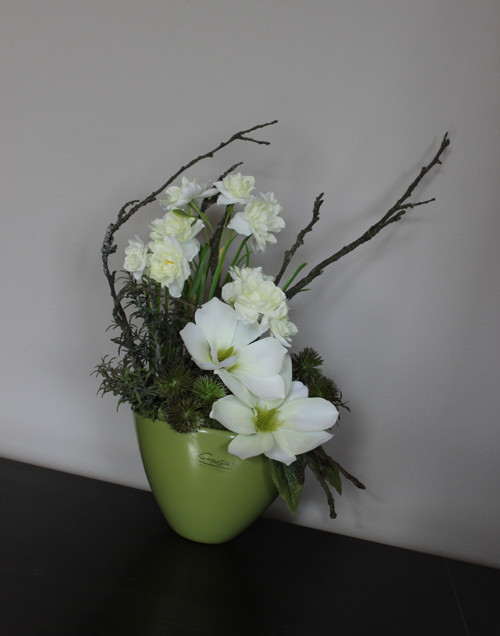 Mísa s narcisy a magnoliemi — foto 4