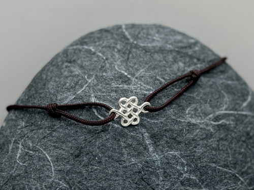 Minimalistický náramek - Celtic knot (tm. hnědá) — foto 3