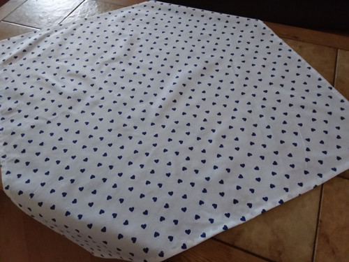 Ubrus modrá srdíčka na bílém — foto 4