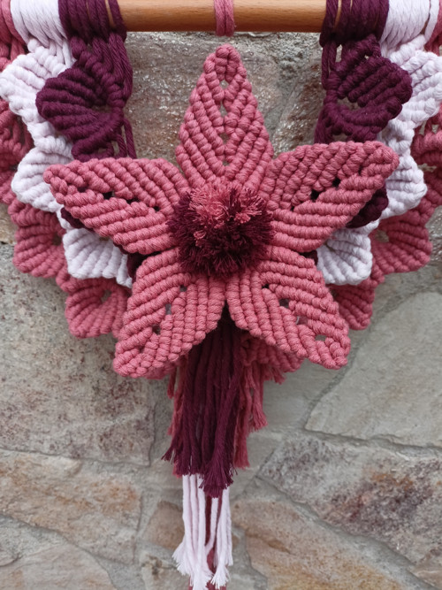 Závěsná dekorace, macramé «Bordó» — foto 3