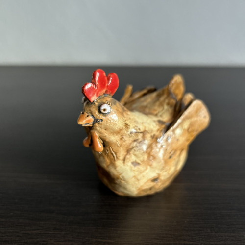 Sedící slepička — foto 2