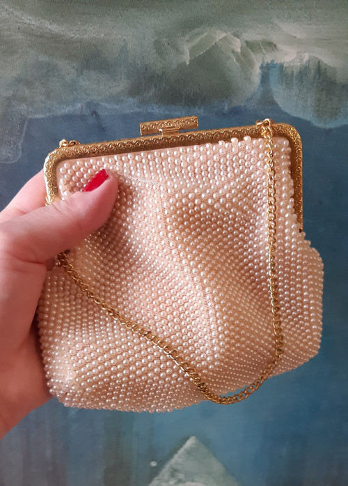 Retro plesová kabelka s perličkami — foto 4