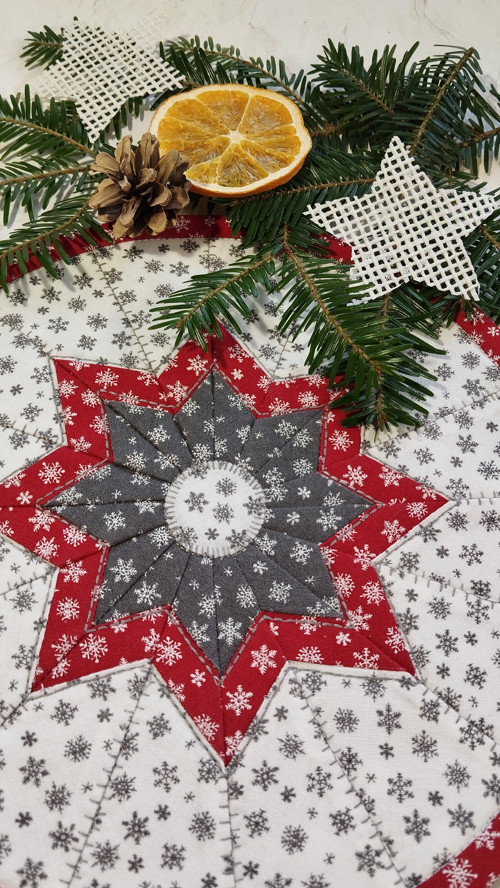 Vánoční patchwork prostírání hvězda 27 cm — foto 2