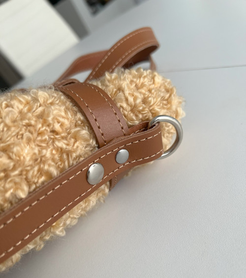 Háčkovaná taška 'SHAU' /hnědá — foto 3