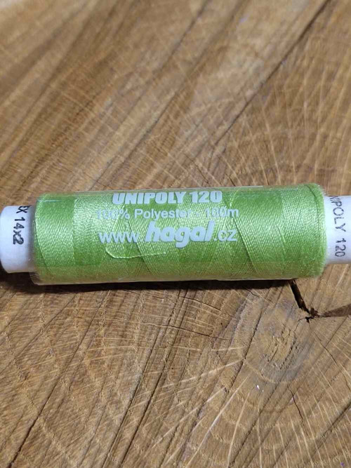 Polyesterové nitě Unipoly návin 100 m 630 zelená — foto 2
