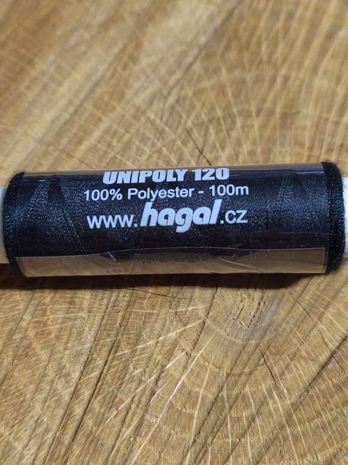 Polyesterové nitě Unipoly návin 100 m černá — foto 2