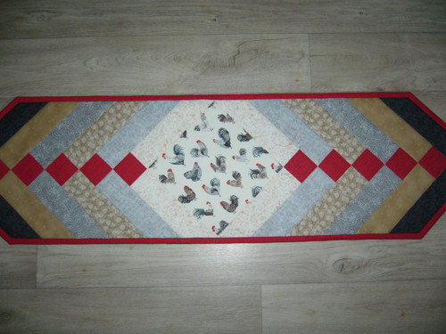 Kohoutci - středový ubrus — foto 2