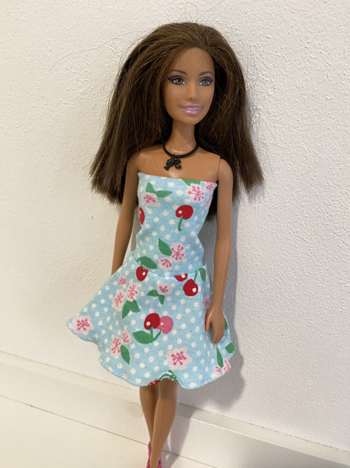 Šaty na panenku Barbie — foto 2