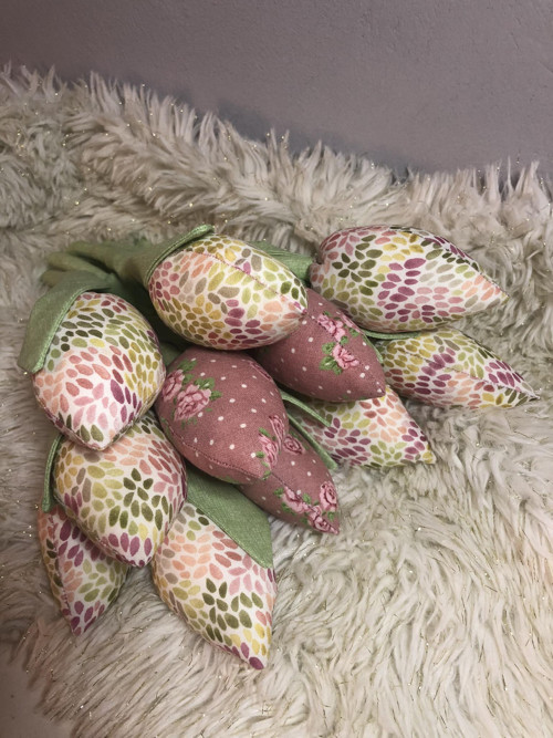 Šité tulipány — foto 2