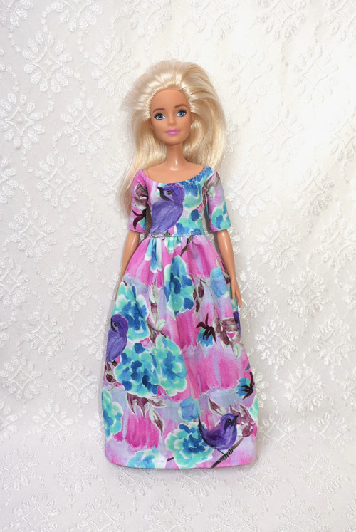 Dlouhé šaty pro Barbie — foto 2