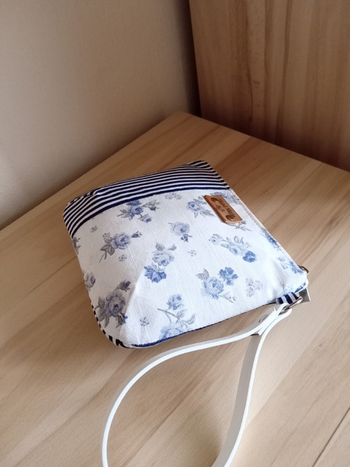 Toaletka modro bílá — foto 2