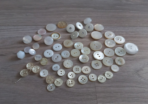Bílé knoflíky — foto 2