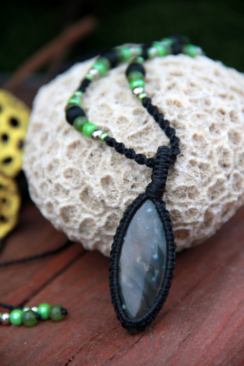 Boho makrame náhrdelník s achátem zeleně — foto 3