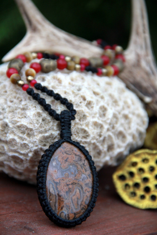 Boho makrame náhrdelník s achátem a korálky budhy — foto 3