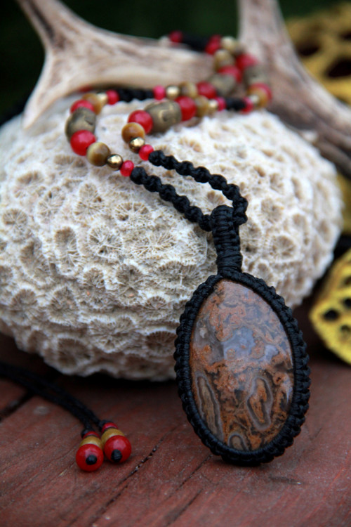 Boho makrame náhrdelník s achátem a korálky budhy — foto 6