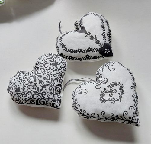 Set 3 srdíček k zavěšení — foto 2