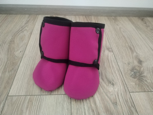 Capáčky ze softshellu do kočárku — foto 3